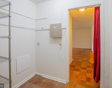 2400 41st Street Nw - Photo Thumbnail 7