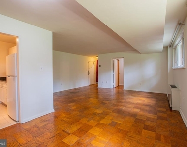 2400 41st Street Nw - Photo Thumbnail 9