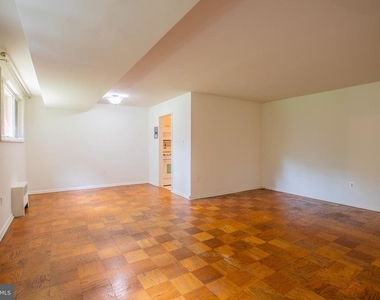 2400 41st Street Nw - Photo Thumbnail 8