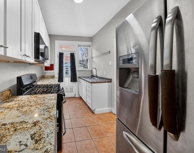 1353 Kennedy Street Nw - Photo Thumbnail 7