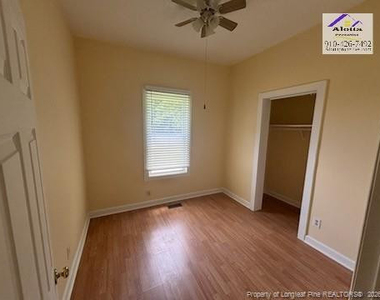 3916 Middle Street - Photo Thumbnail 6