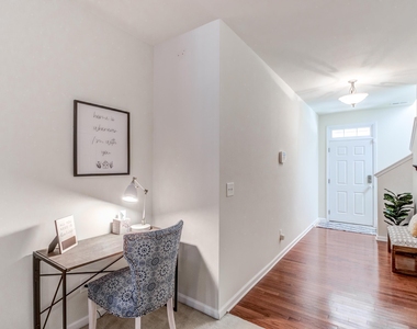 708 Mardonie Reach Lane - Photo Thumbnail 2