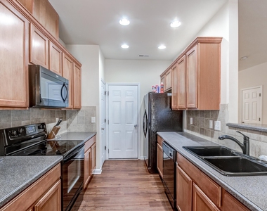 708 Mardonie Reach Lane - Photo Thumbnail 9