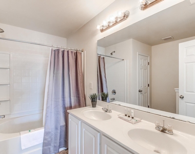 708 Mardonie Reach Lane - Photo Thumbnail 14