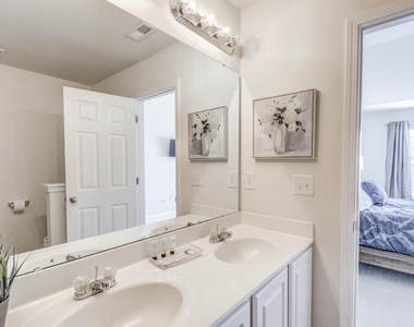708 Mardonie Reach Lane - Photo Thumbnail 16