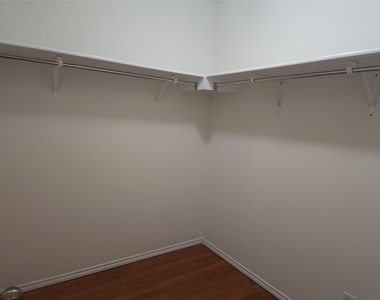 273 Tower Dr - Photo Thumbnail 4