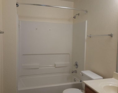273 Tower Dr - Photo Thumbnail 10