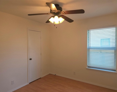 273 Tower Dr - Photo Thumbnail 6