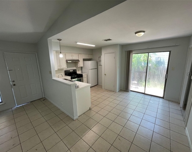 2001 Magnolia Dr - Photo Thumbnail 3