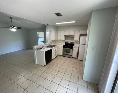 2001 Magnolia Dr - Photo Thumbnail 2