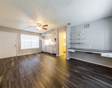 3101 Tom Green St - Photo Thumbnail 4