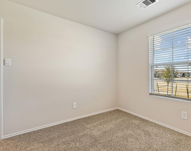 1702 Miller Ter - Photo Thumbnail 11