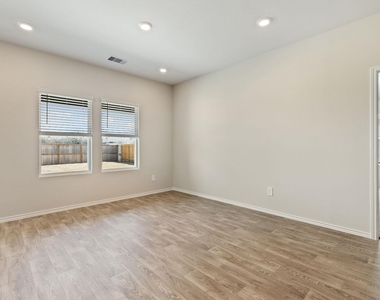 1702 Miller Ter - Photo Thumbnail 14