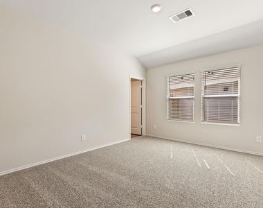1702 Miller Ter - Photo Thumbnail 7