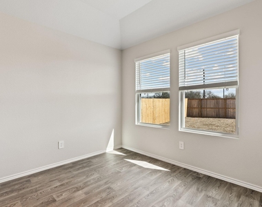1702 Miller Ter - Photo Thumbnail 13