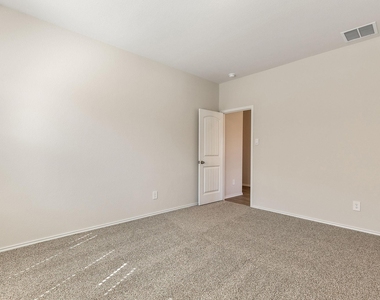 1702 Miller Ter - Photo Thumbnail 8