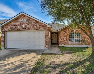401 Bandara Woods Blvd - Photo Thumbnail 2