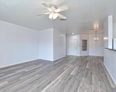 401 Bandara Woods Blvd - Photo Thumbnail 6