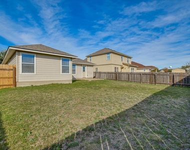 401 Bandara Woods Blvd - Photo Thumbnail 25