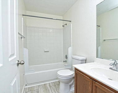 401 Bandara Woods Blvd - Photo Thumbnail 20