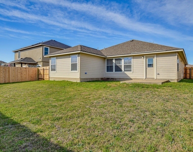 401 Bandara Woods Blvd - Photo Thumbnail 24