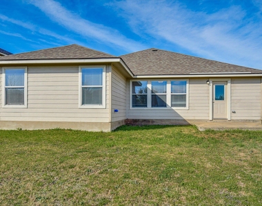401 Bandara Woods Blvd - Photo Thumbnail 22