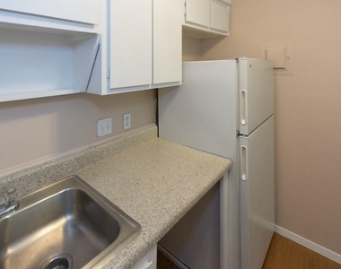 400 W 34th St - Photo Thumbnail 1