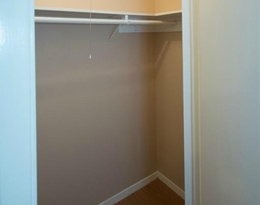 400 W 34th St - Photo Thumbnail 2