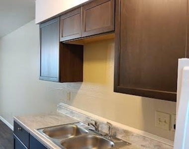 700 Franklin Blvd - Photo Thumbnail 1