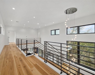 200 N Lake Hills Dr - Photo Thumbnail 4