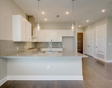 4325 Jackson Ave - Photo Thumbnail 13