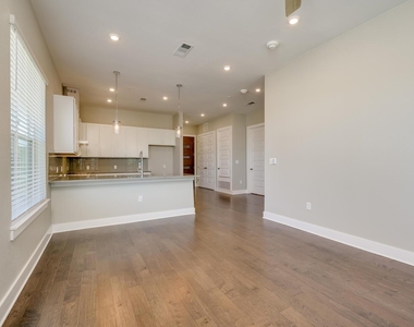 4325 Jackson Ave - Photo Thumbnail 12