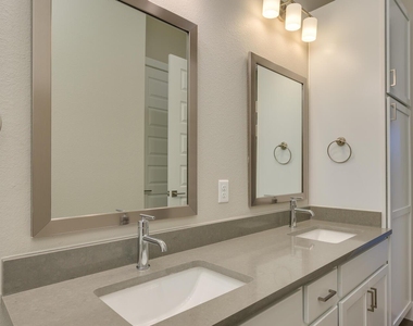 4325 Jackson Ave - Photo Thumbnail 19