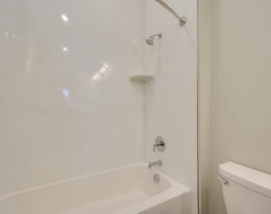 4325 Jackson Ave - Photo Thumbnail 18