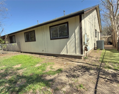 10708 Lanshire Dr - Photo Thumbnail 12