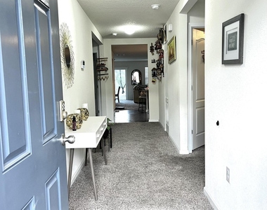 124 Cody Street - Photo Thumbnail 2