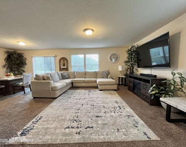 124 Cody Street - Photo Thumbnail 7