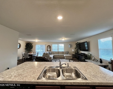 124 Cody Street - Photo Thumbnail 6