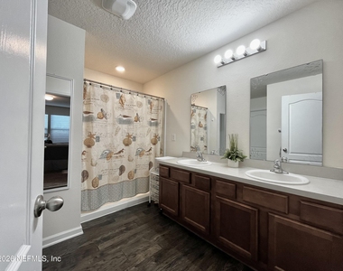 124 Cody Street - Photo Thumbnail 12