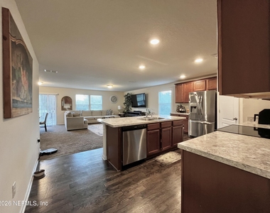 124 Cody Street - Photo Thumbnail 3