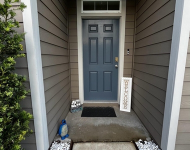 124 Cody Street - Photo Thumbnail 1