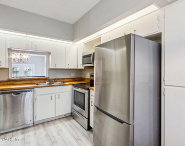 9252 San Jose Boulevard - Photo Thumbnail 5