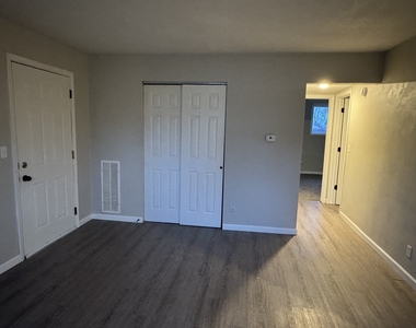 3240 Heatherton Drive - Photo Thumbnail 2