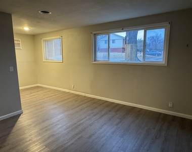 3240 Heatherton Drive - Photo Thumbnail 1