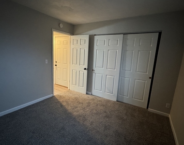 3240 Heatherton Drive - Photo Thumbnail 5