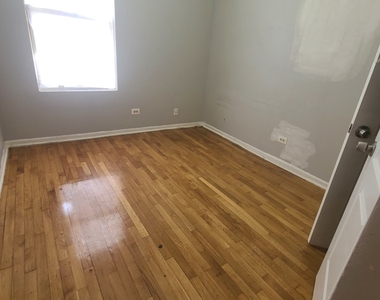 604 E Marquette Road - Photo Thumbnail 5