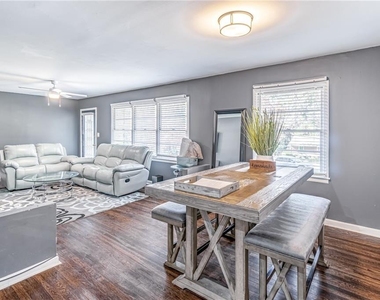 2456 Harwood Drive - Photo Thumbnail 5