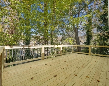 1917 Thompson Avenue - Photo Thumbnail 2