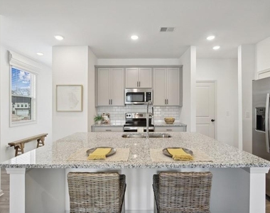 111 Lipscomb Circle Se - Photo Thumbnail 9
