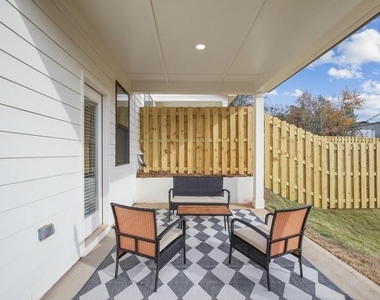 111 Lipscomb Circle Se - Photo Thumbnail 22